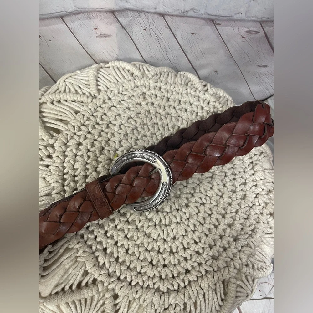 Justin Women's Bella Braided Tooled Leather Horseshoe Buckle Size 32 Belt